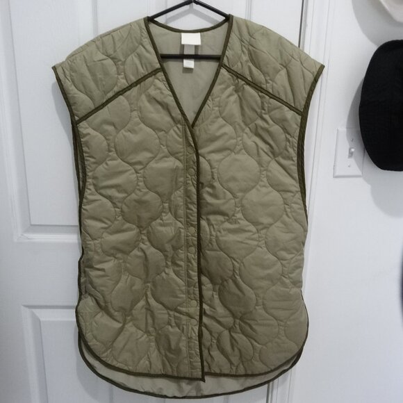 H&M Jackets & Blazers - *NWOT* H&M Quilted Liner Lightweight Padded Vest, Sage Green, Size XS/S